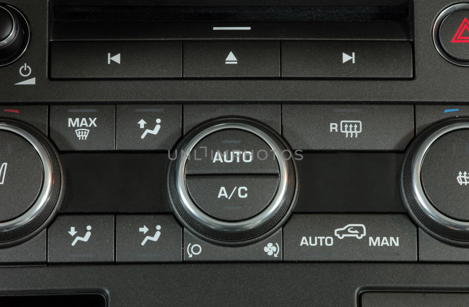 main button control airconditioning sistem ina a car