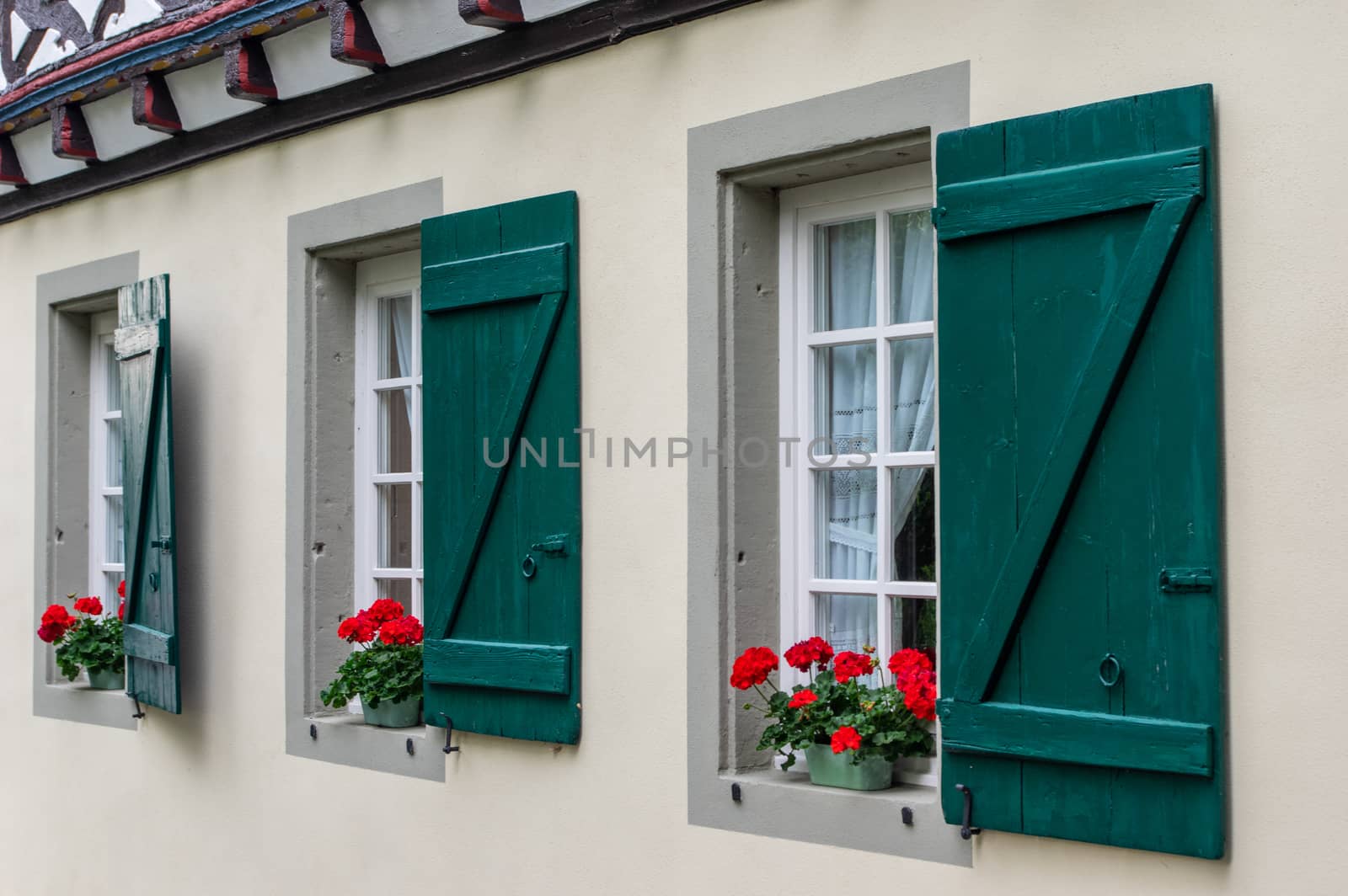 close-up of windows in the old town of Linz on the Rhine