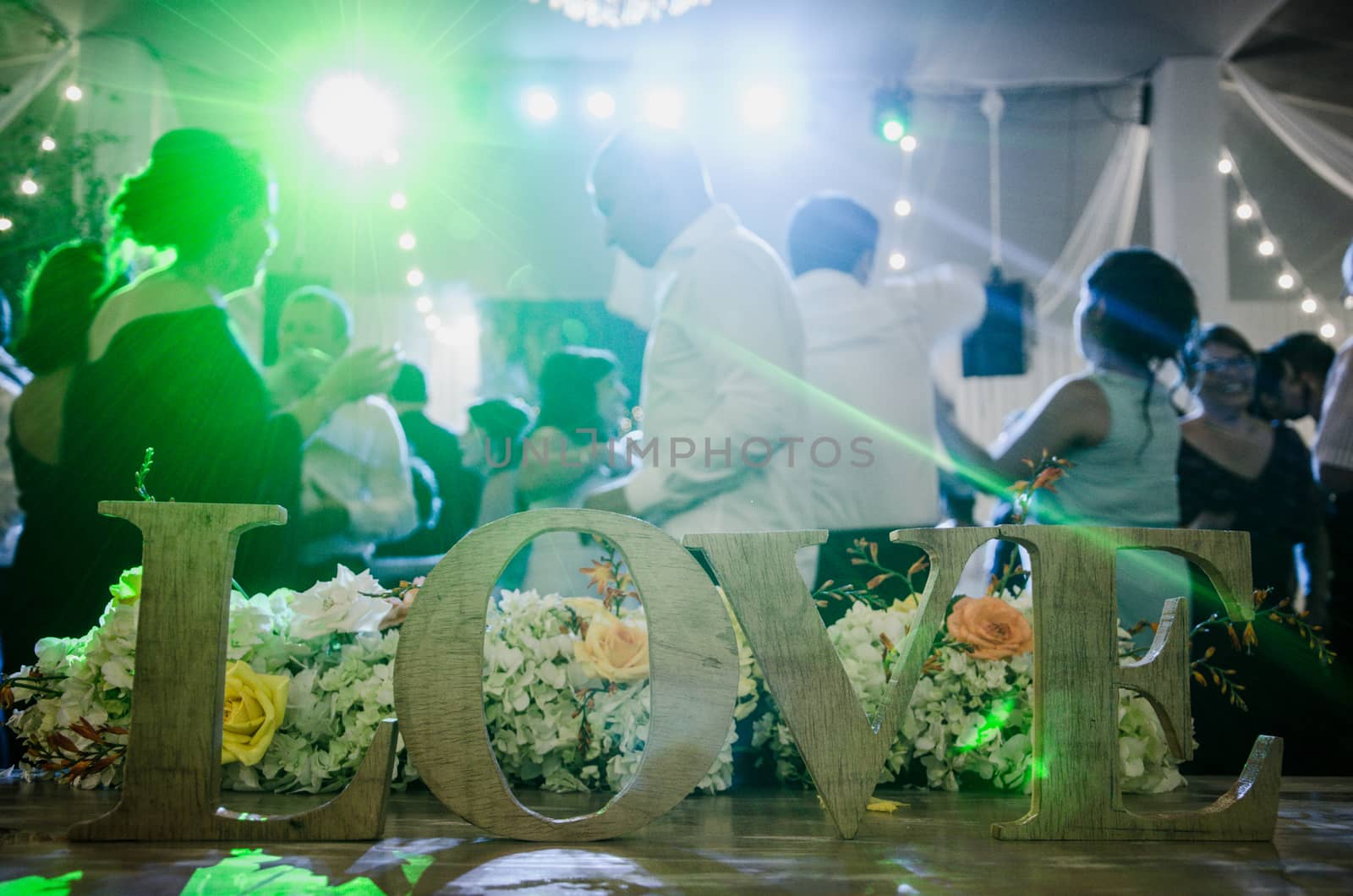 Decorating a wedding with love letters