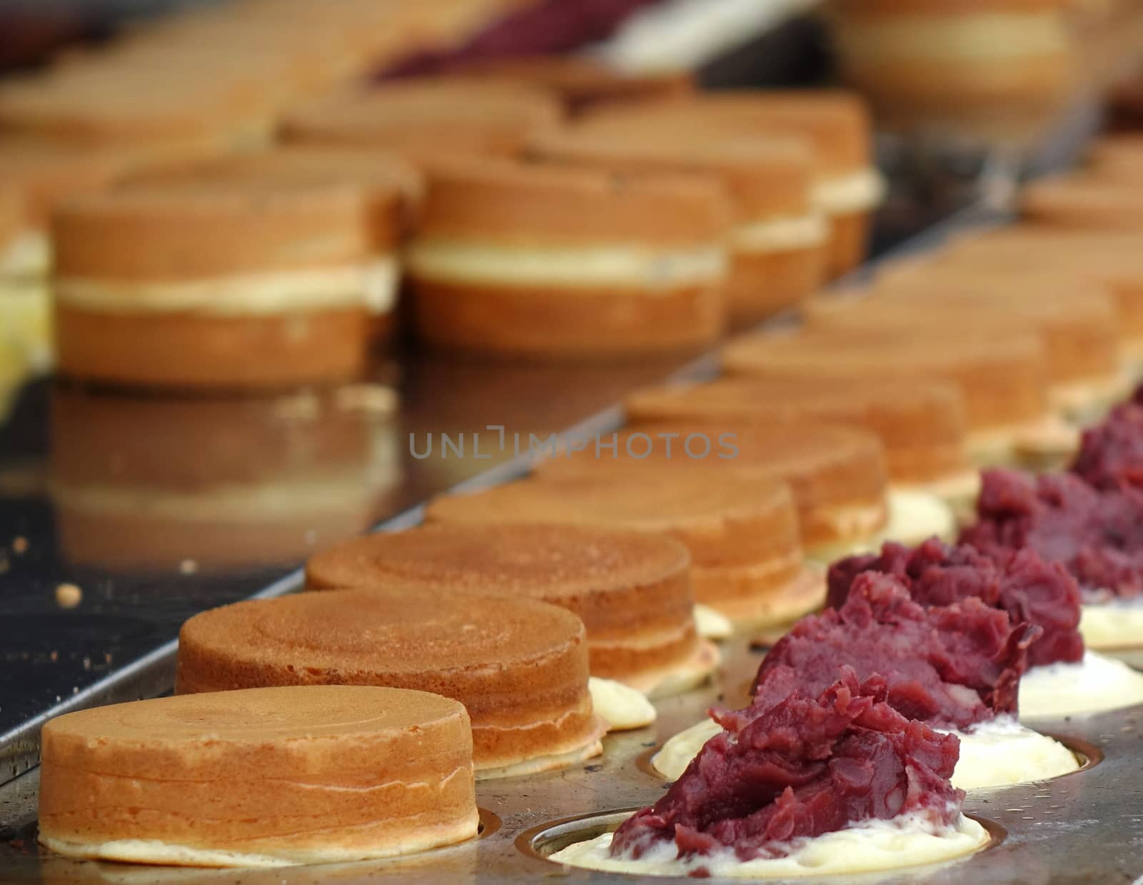 Red bean cakes, or Imagawayaki, as the Japanese call it, a popular sweet food in Taiwan.