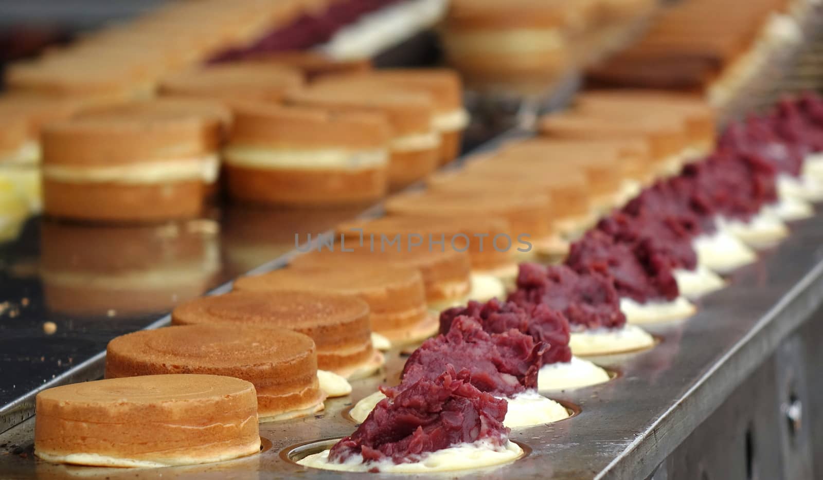 Red bean cakes, or Imagawayaki, as the Japanese call it, a popular sweet food in Taiwan.