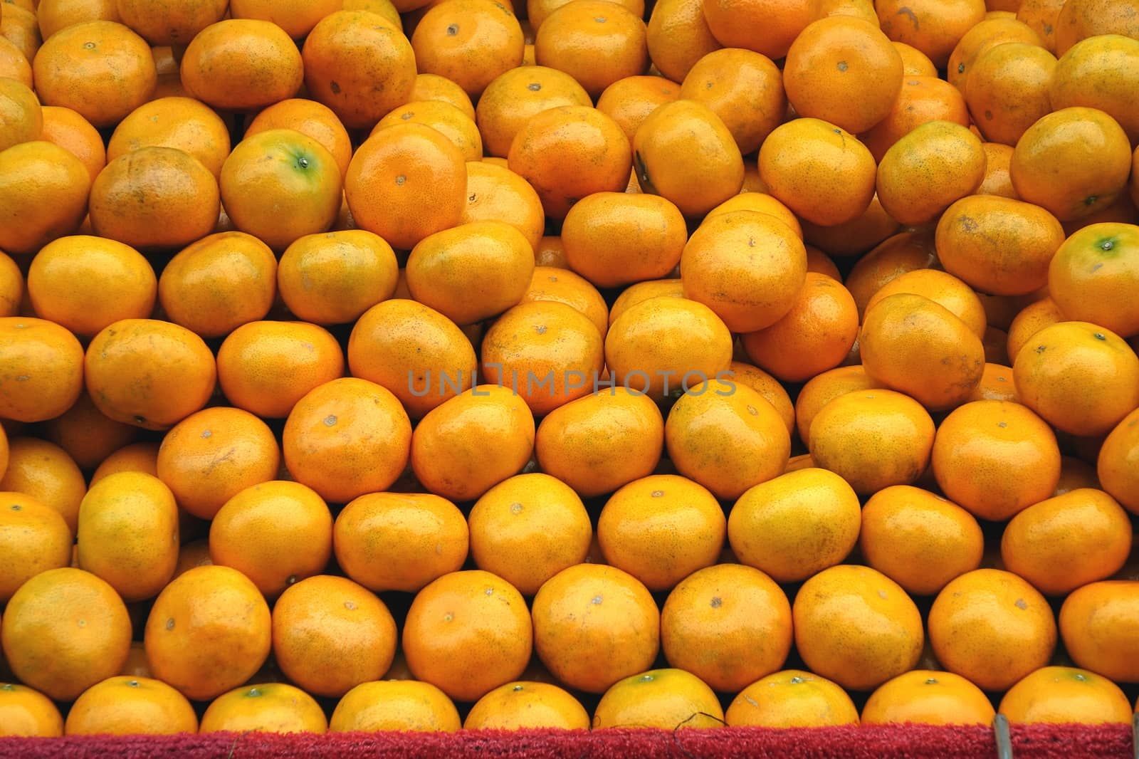 A market in Taiwan sells locally grown oranges