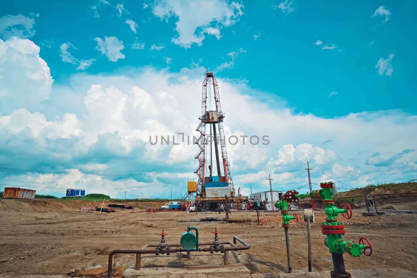 Drilling rig for oil well drilling. Equipment for drilling an oil and gas well.