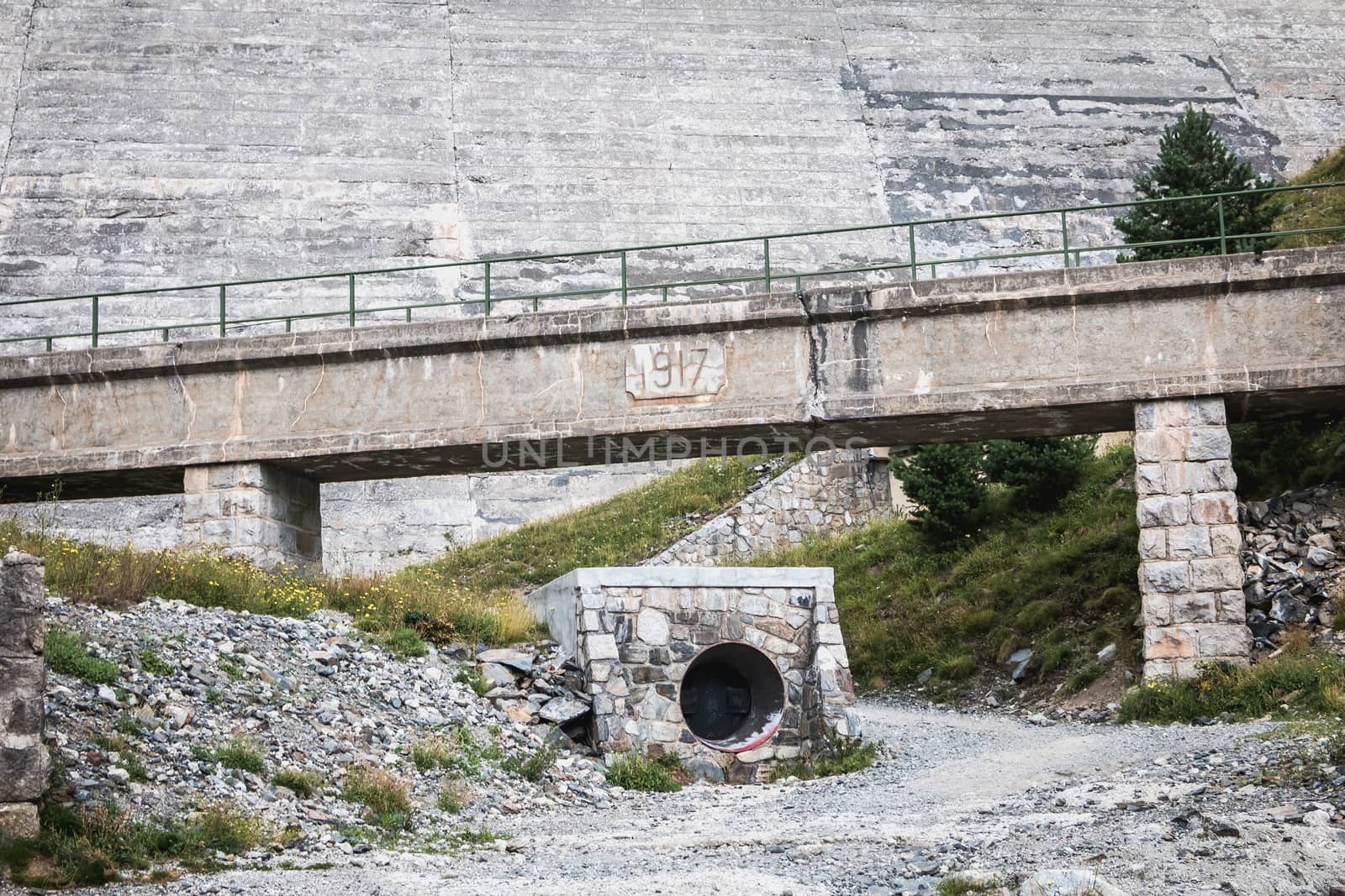 Architecture detail of the Oule hydrolic dam in Saint Lary Soula by AtlanticEUROSTOXX