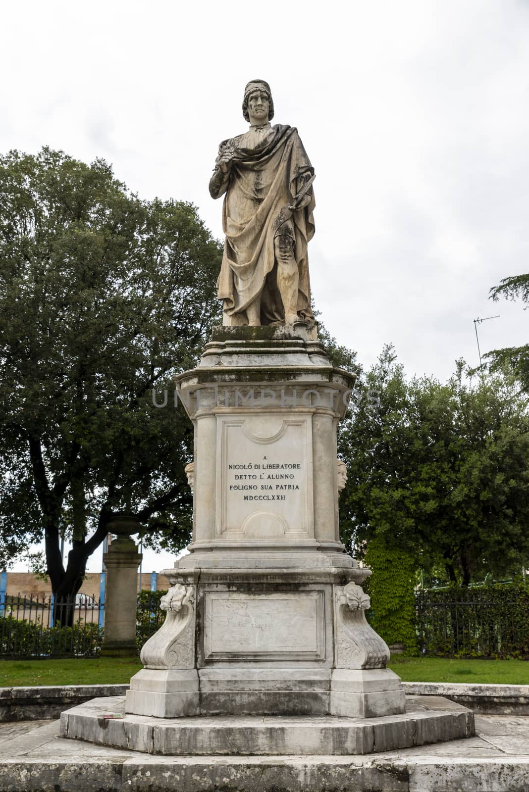 monument outside the pedestrian center of foligno by carfedeph