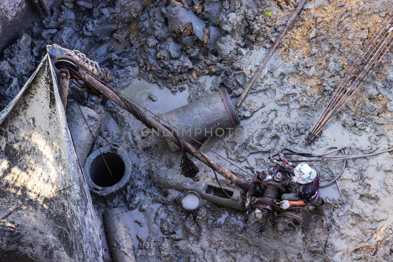 Static boring pile drilling engine from air pressure for the strength of foundations and poured with concentrated liquid concrete. by prapstock