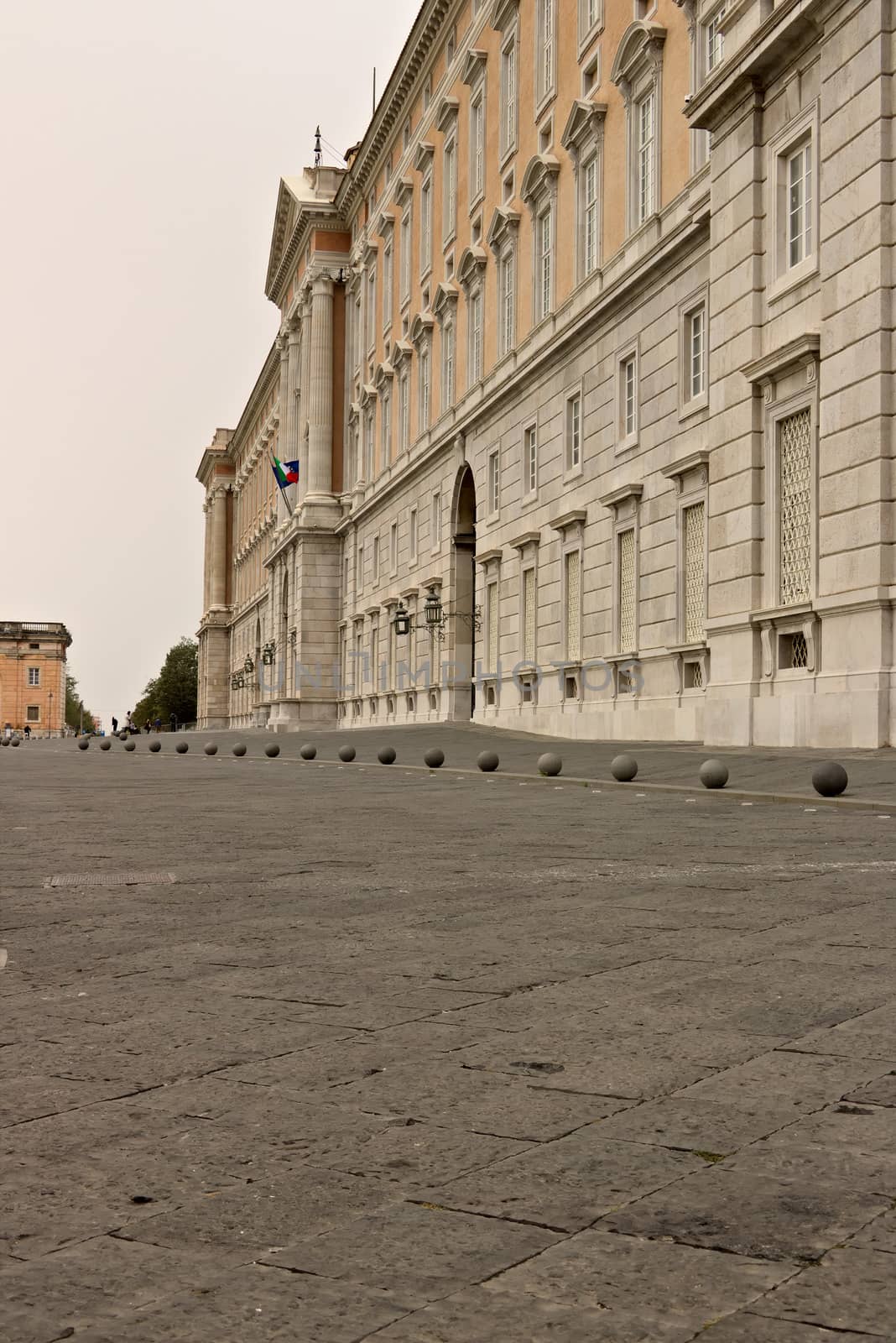 External main facade of the palace.