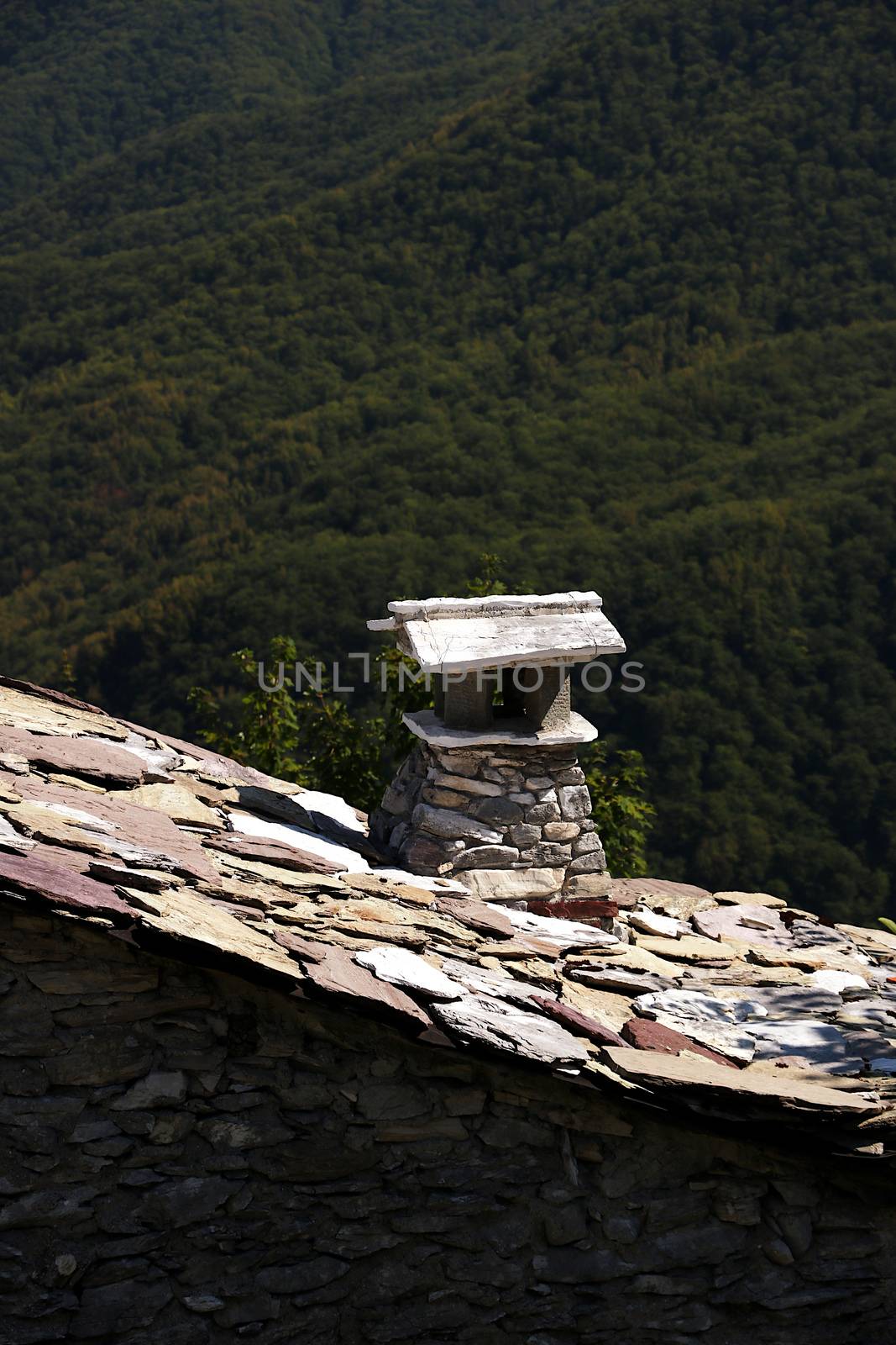 Chimney and roof completely in stone and marble. Campocatino, Ga by Paolo_Grassi