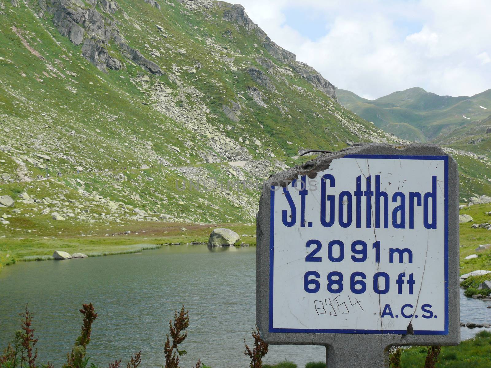 San Gottardo, Switzerland. 08/09/2009. Road sign to the Gotthard by Paolo_Grassi