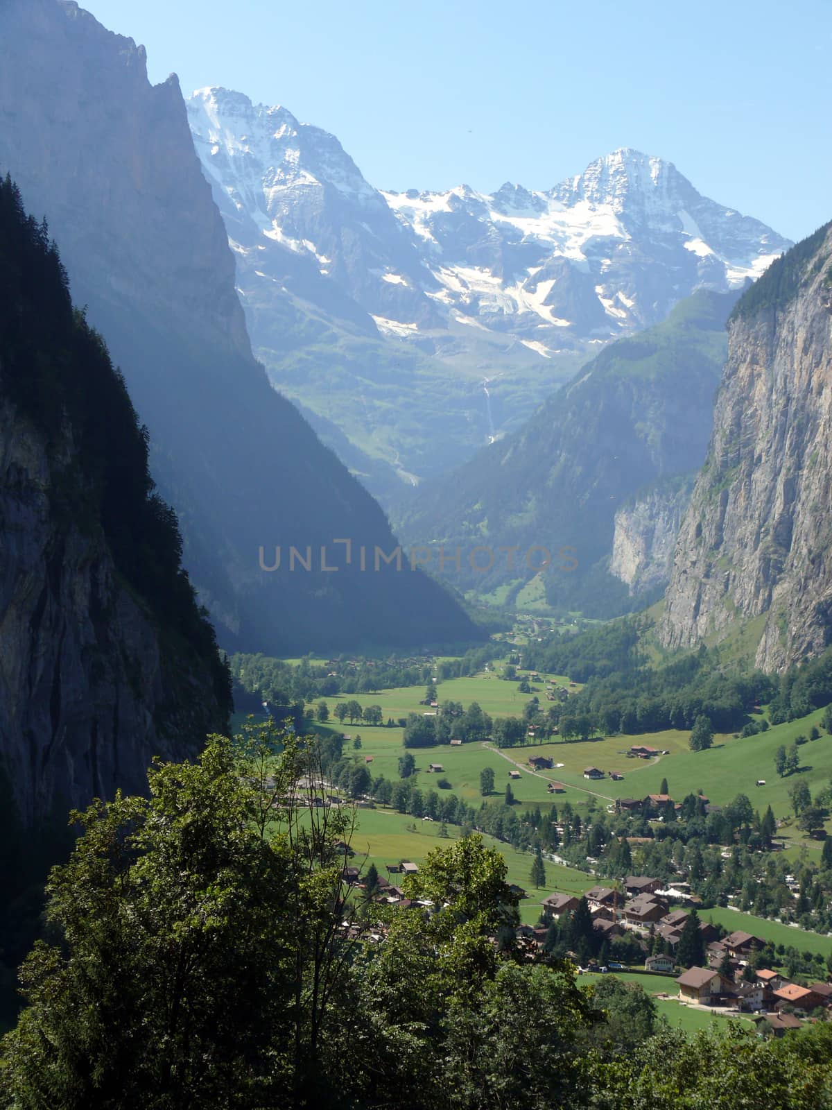 View of the valley taken from the path that leads from Grindelwald to Wengen.