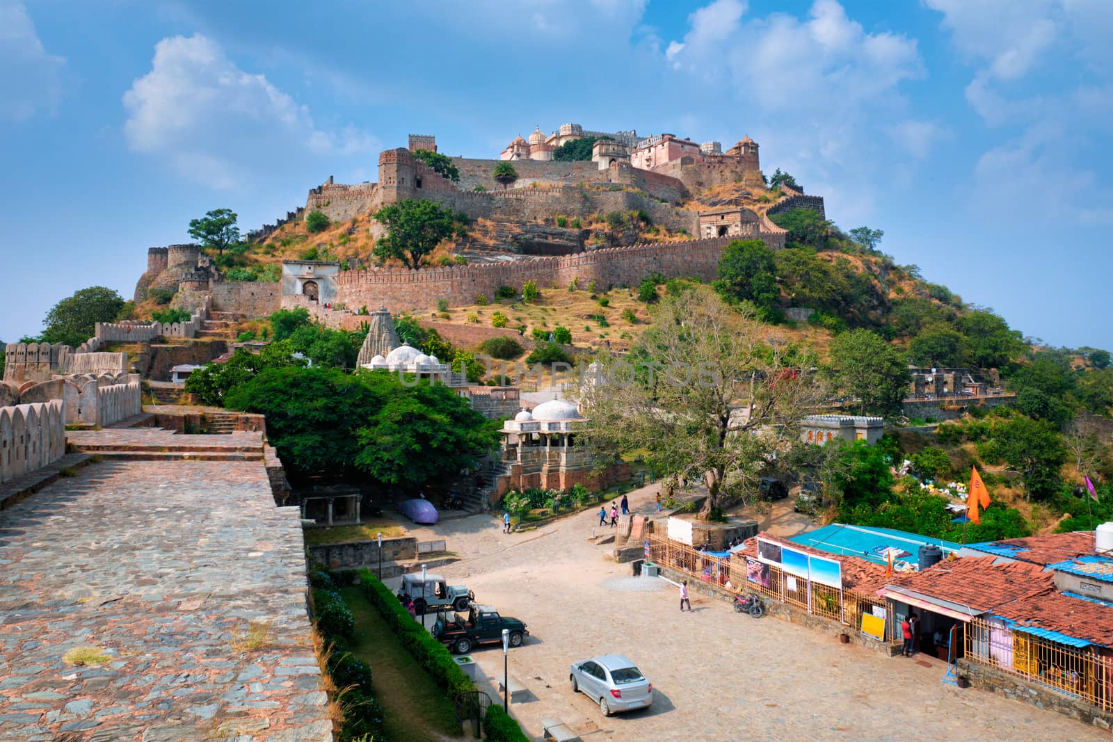 Kumbhalgarh fort, India by dimol