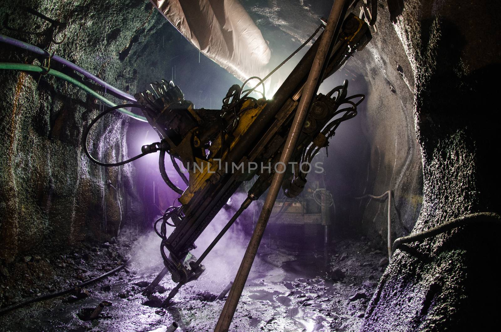 Mining machine arm by Peruphotoart