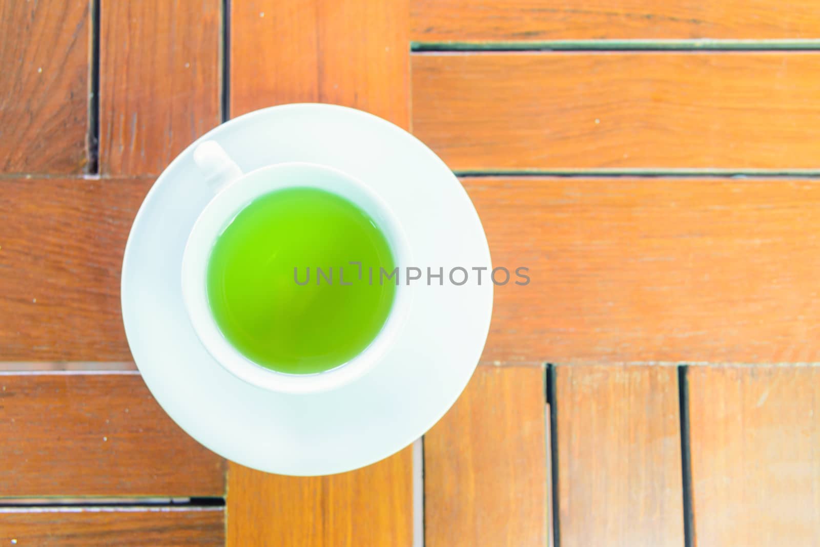hot green tea on the table by rukawajung