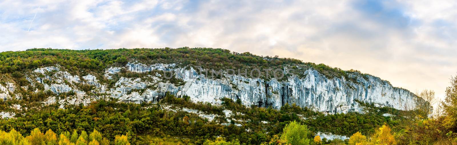 Causses et falaises à Saint Antonin Noble Val dans l'Aveyron en Occitanie, France by Frederic