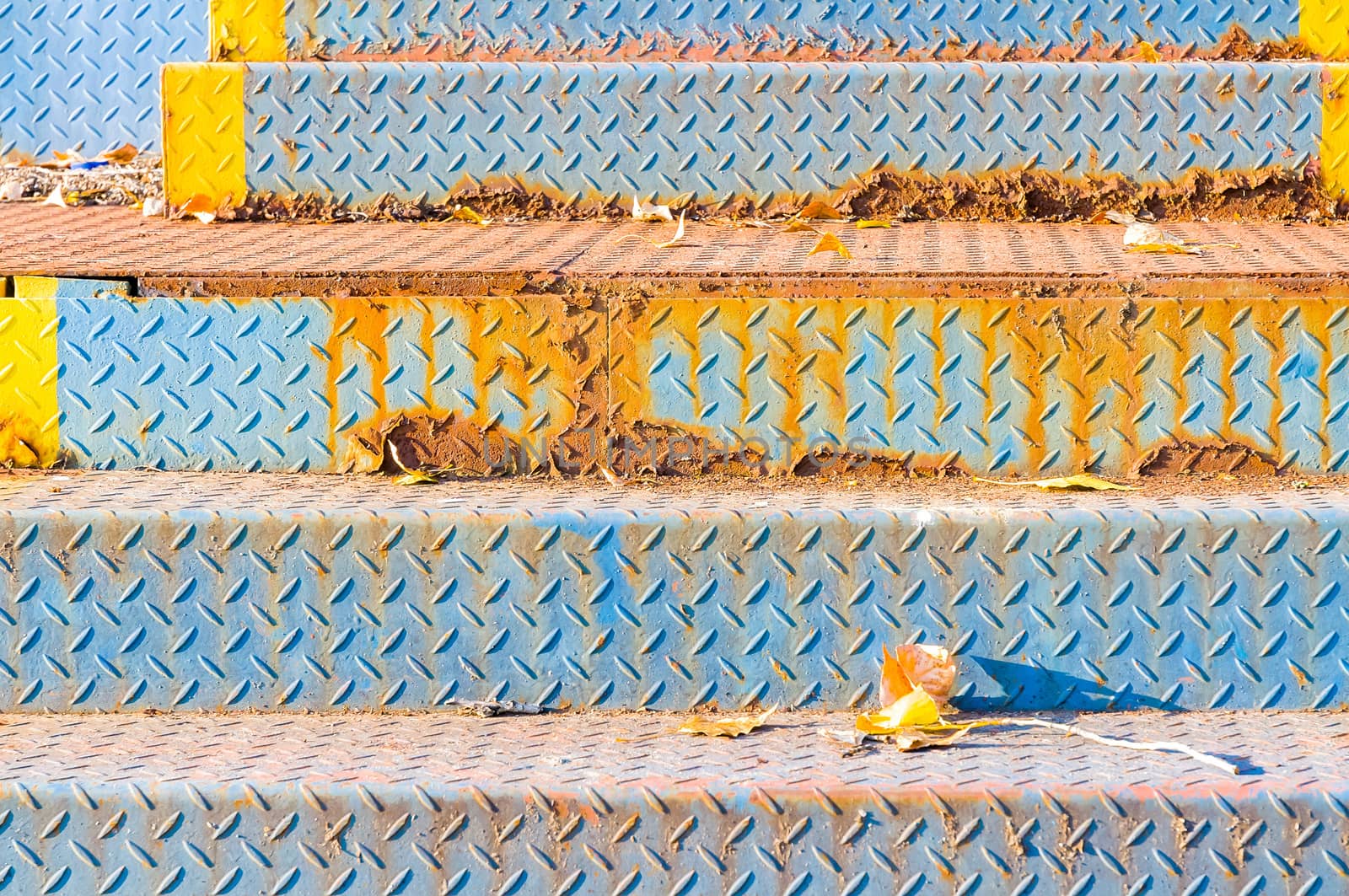 Old Texture of metalic stairs by MaxalTamor