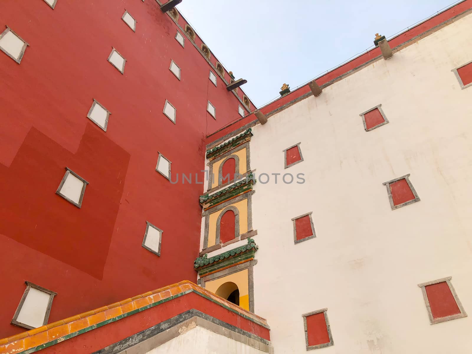 The Putuo Zongcheng Buddhist Temple, one of the Eight Outer Temples of Chengde, built between 1767 and 1771 and modeled after the Potala Palace of Tibet. Chengde Mountain Resort. China