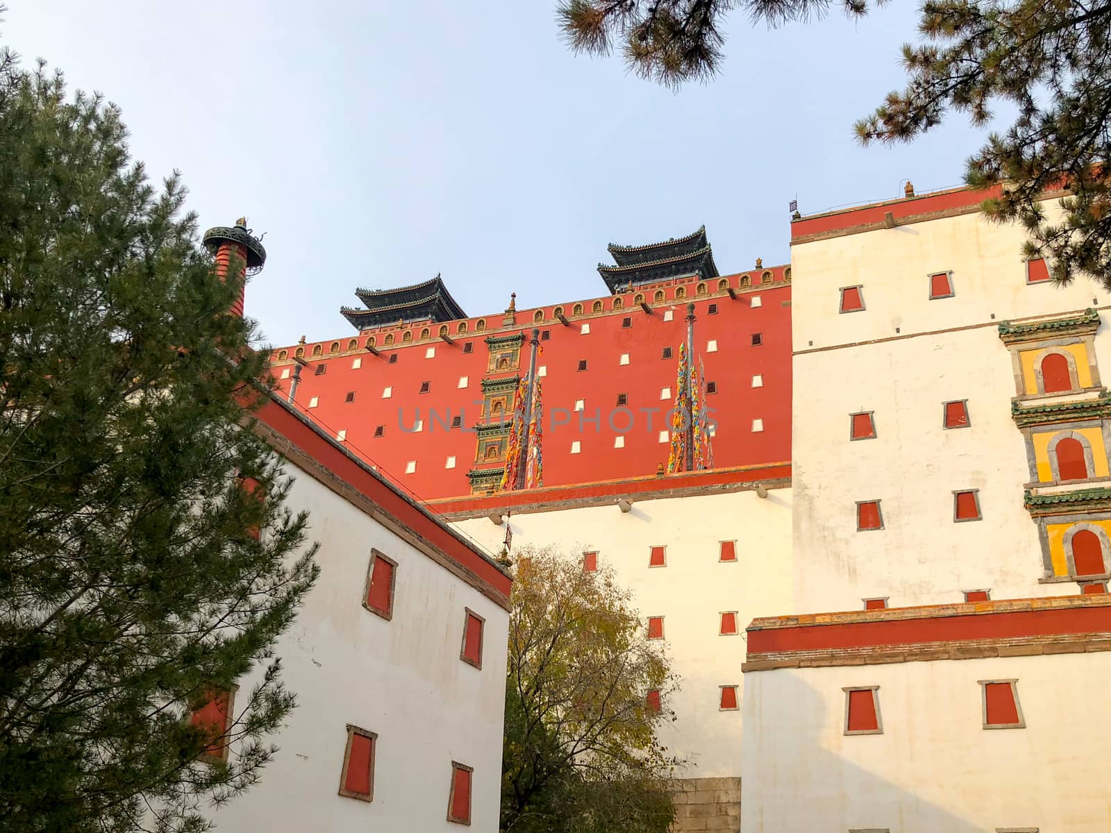 The Putuo Zongcheng Buddhist Temple, one of the Eight Outer Temples of Chengde, built between 1767 and 1771 and modeled after the Potala Palace of Tibet. Chengde Mountain Resort. China