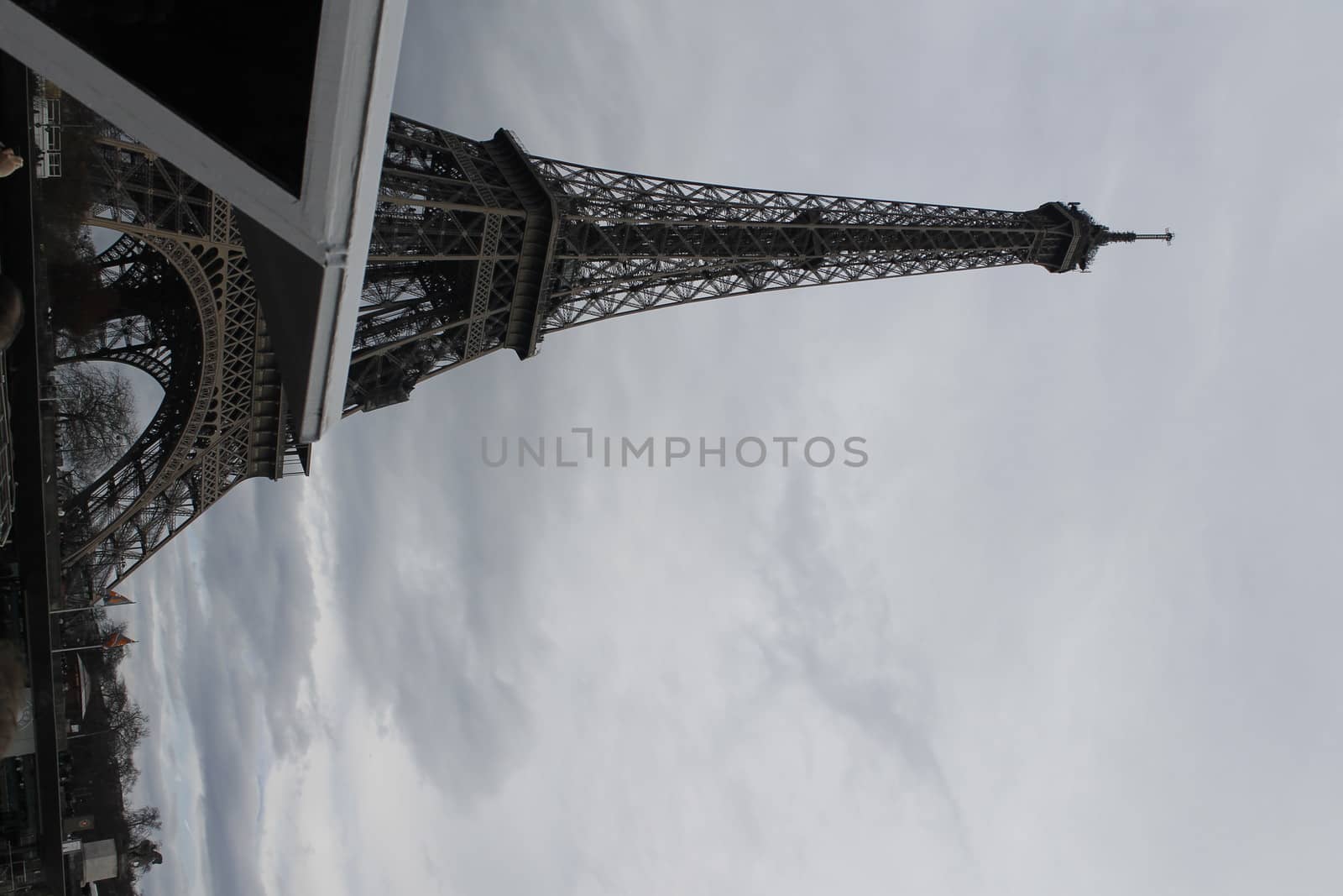 Eifel tower by marcobir