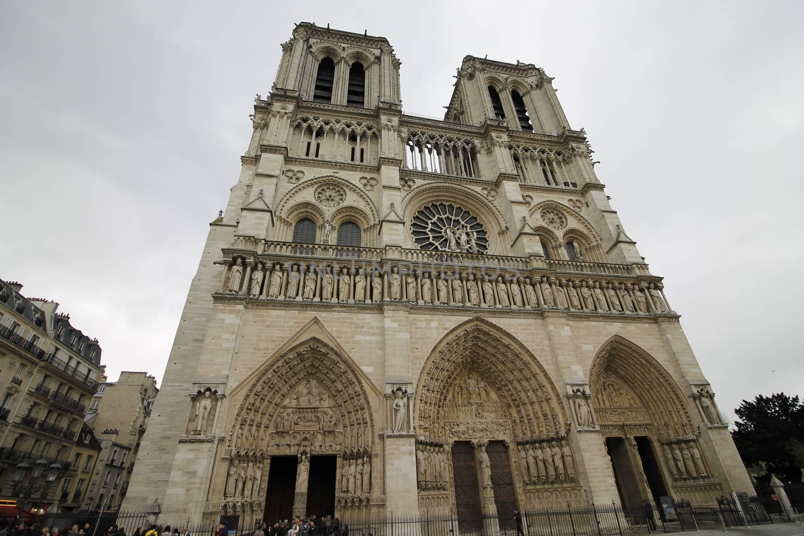 notre dame de paris cathedral in france