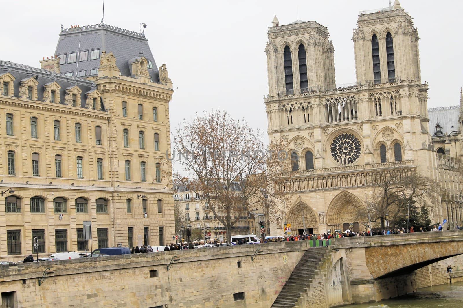 notre dame de paris cathedral in france