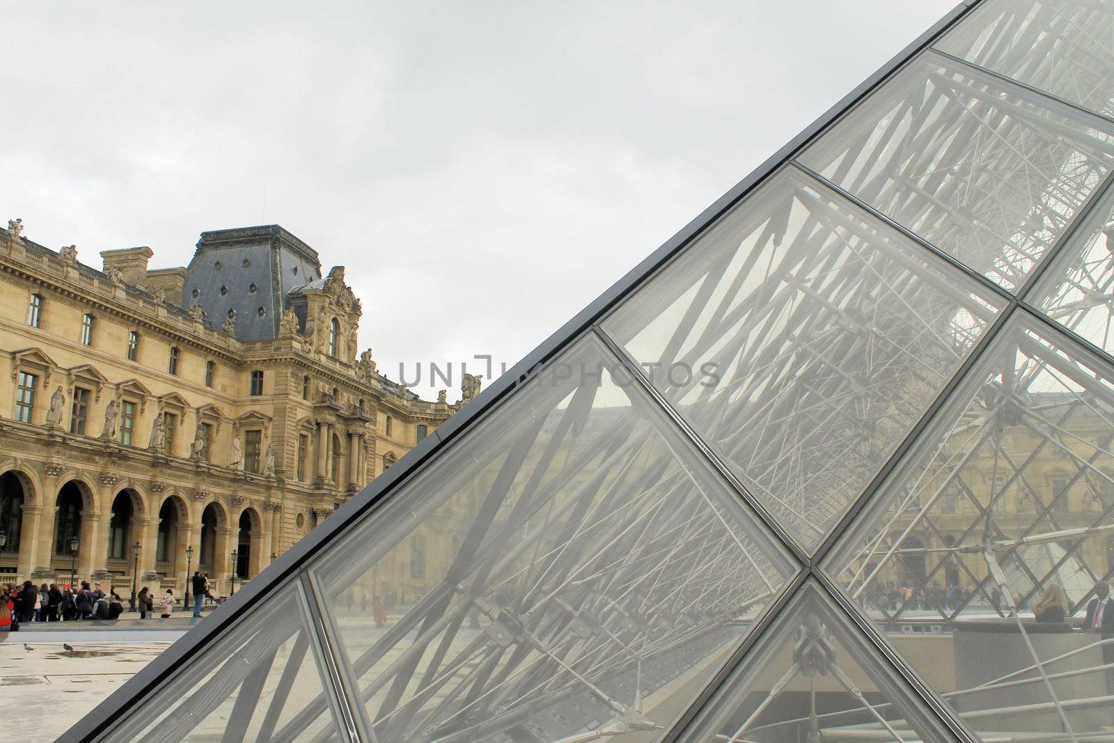 louvre museum by marcobir