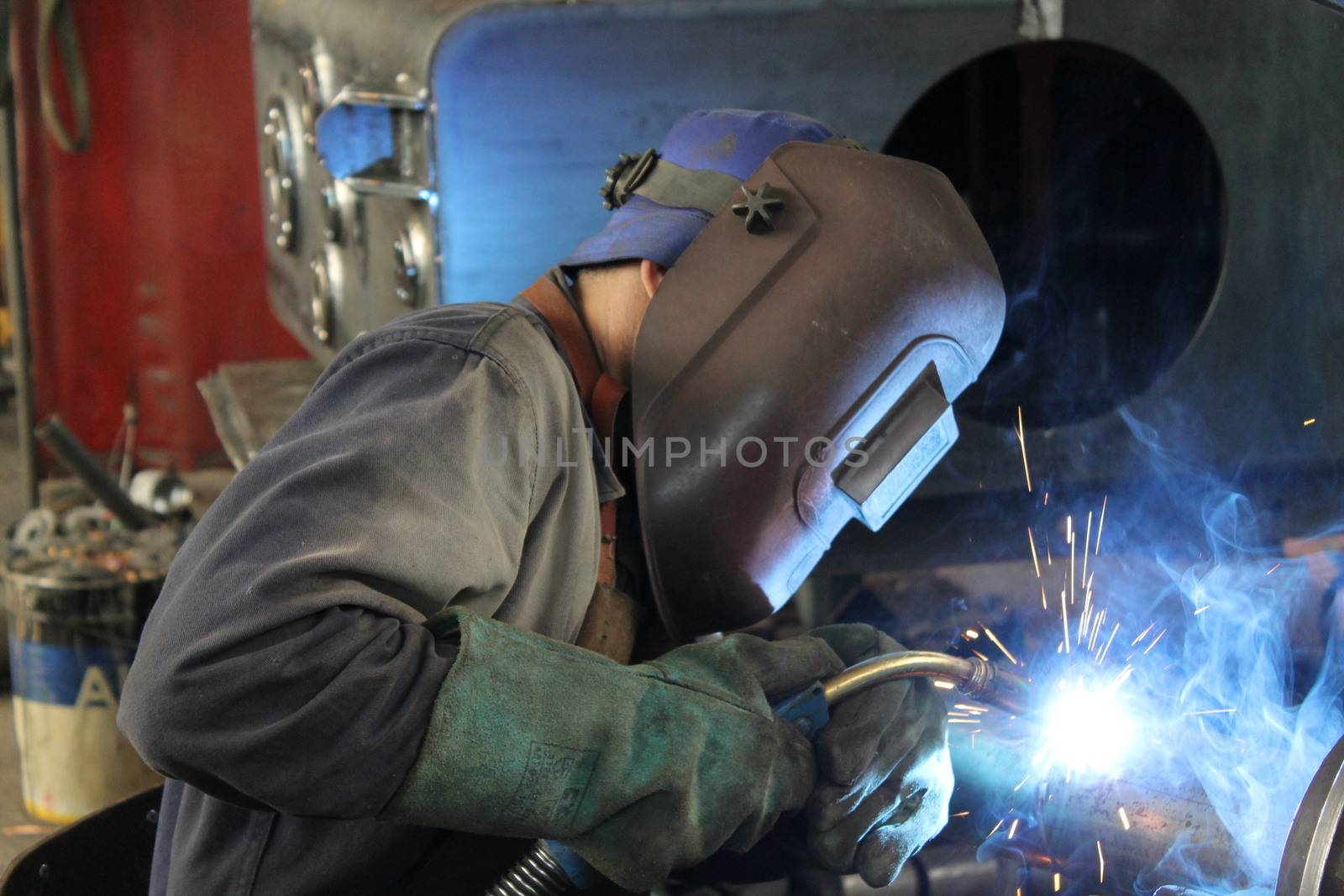 welder by marcobir