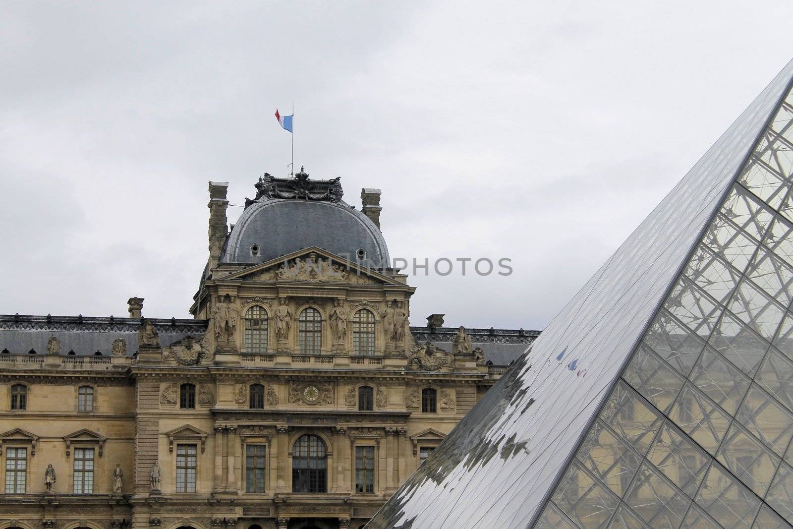 louvre museum by marcobir