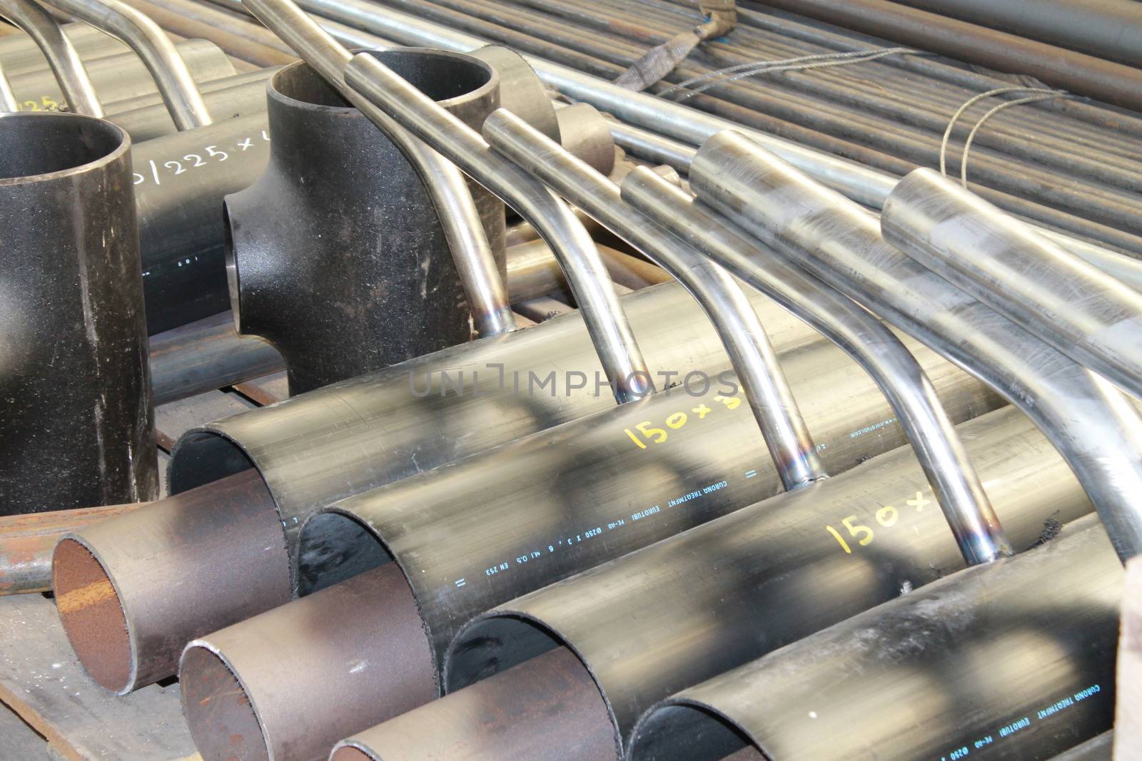 welded iron pipes