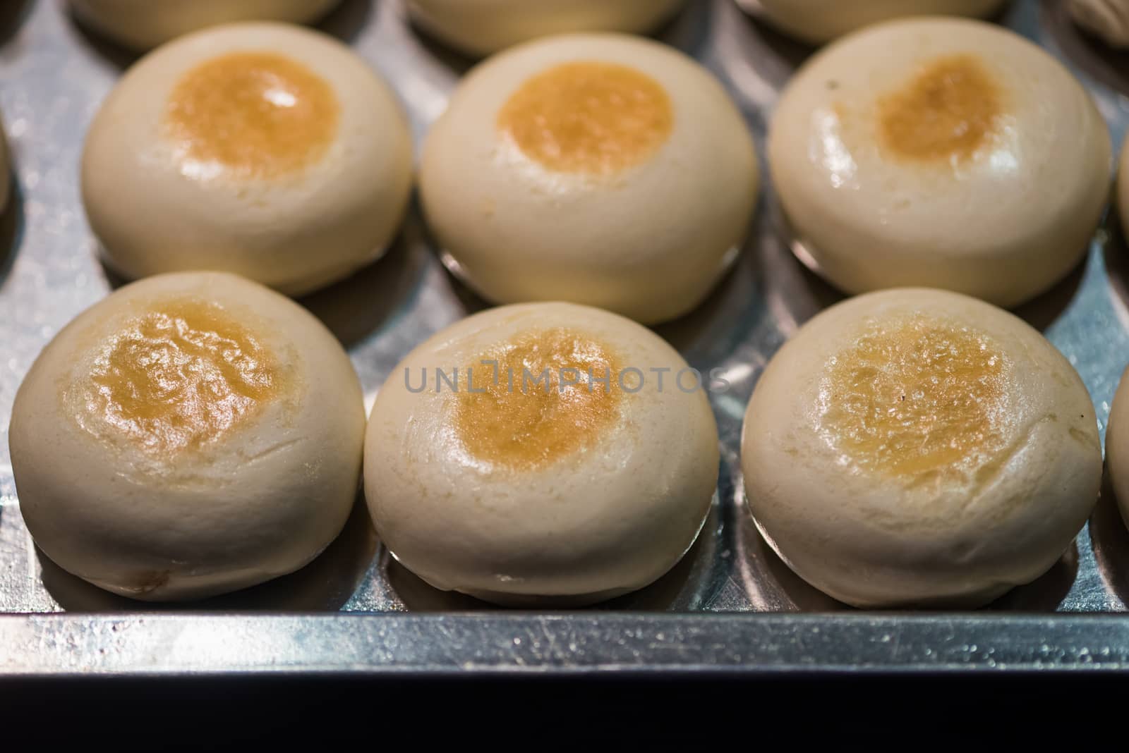 Guoqui sweet chinese steam buns in a market in China