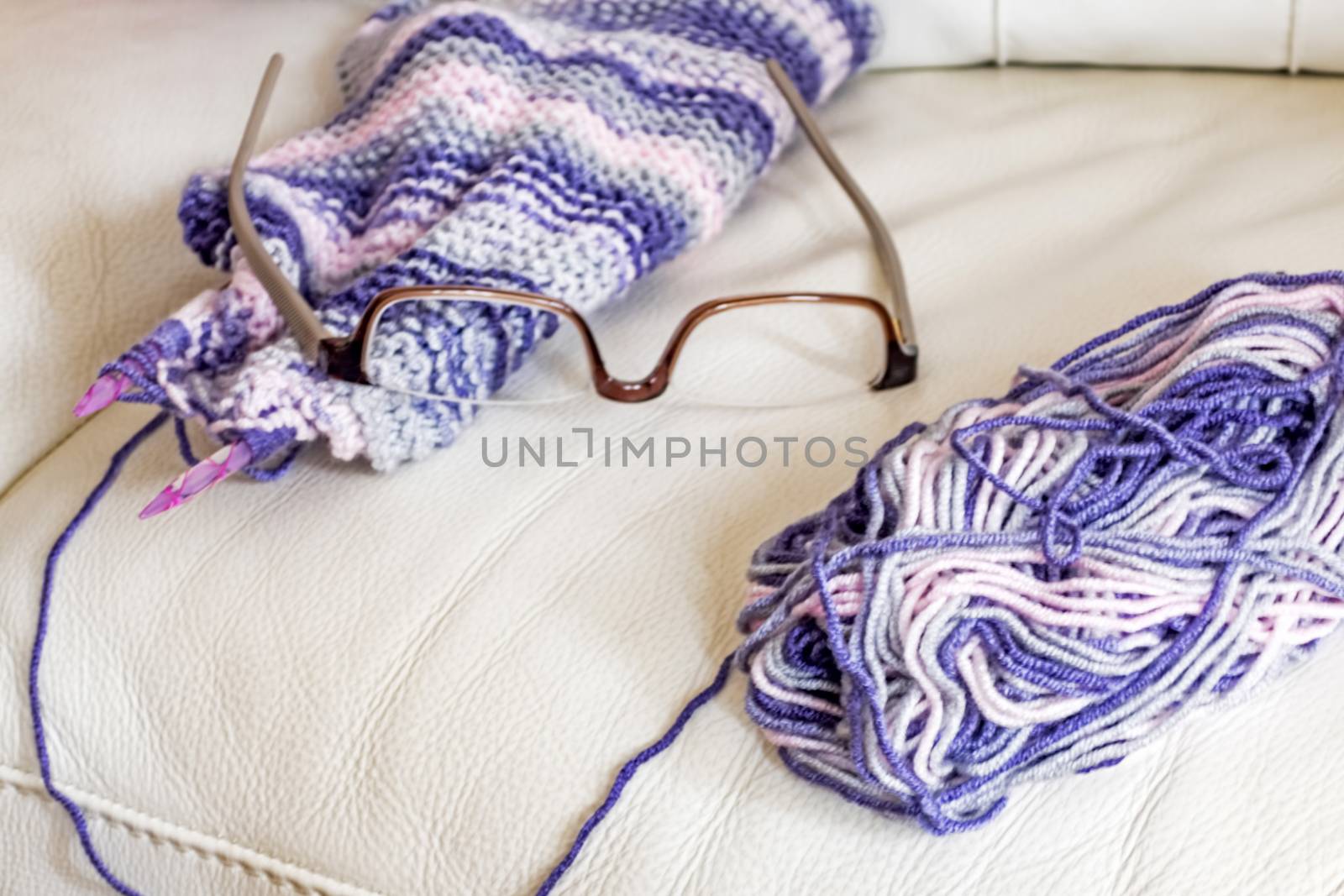 wool and needles for knitting by yilmazsavaskandag
