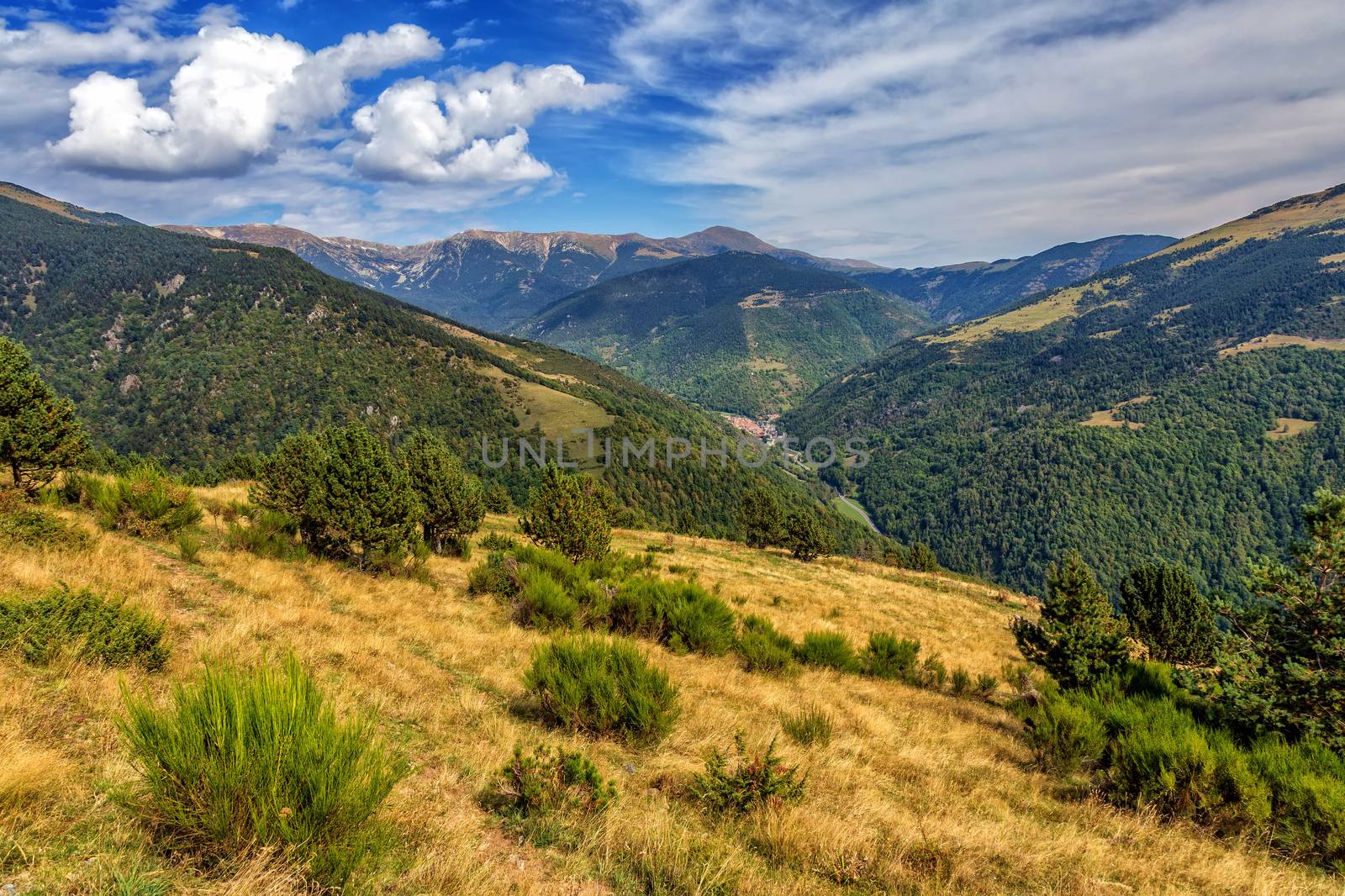 Beautiful mountain peaks in Spain (Pyreness) by Digoarpi