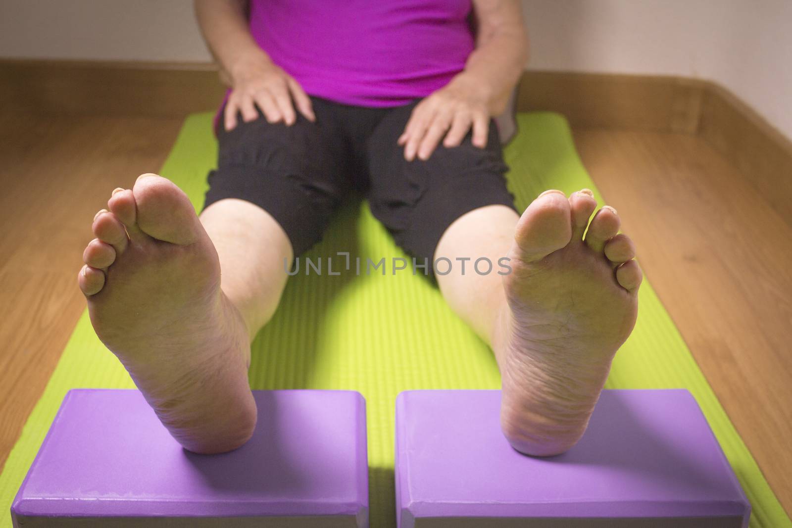 Exercises to strengthen and relax muscles in older people