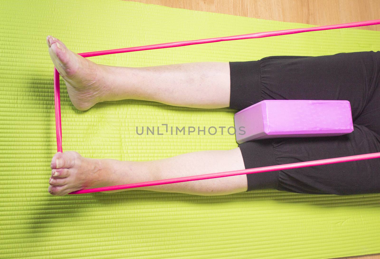 Exercises to strengthen and relax muscles in older people