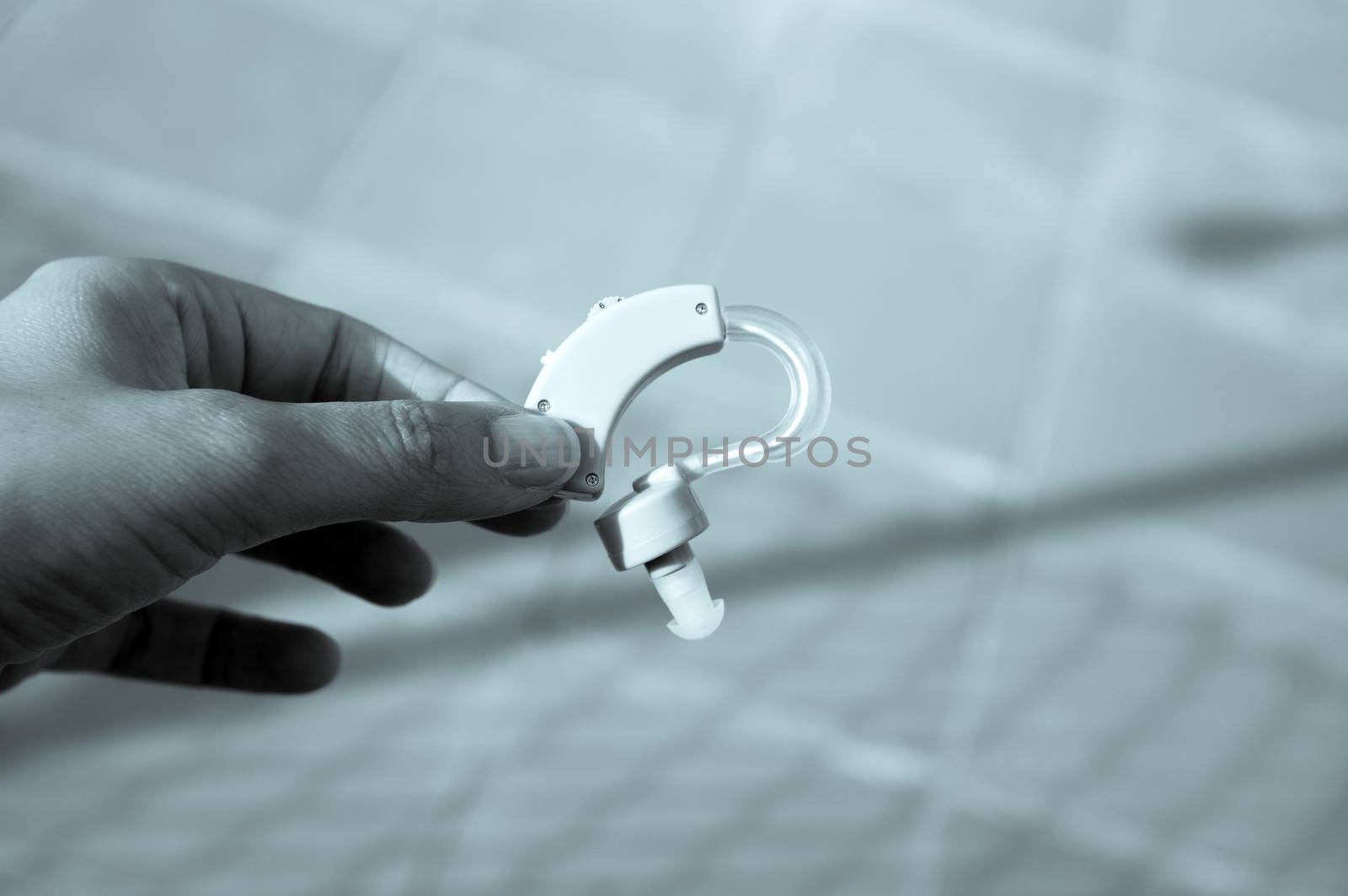 Hearing aid for people with hearing impairment