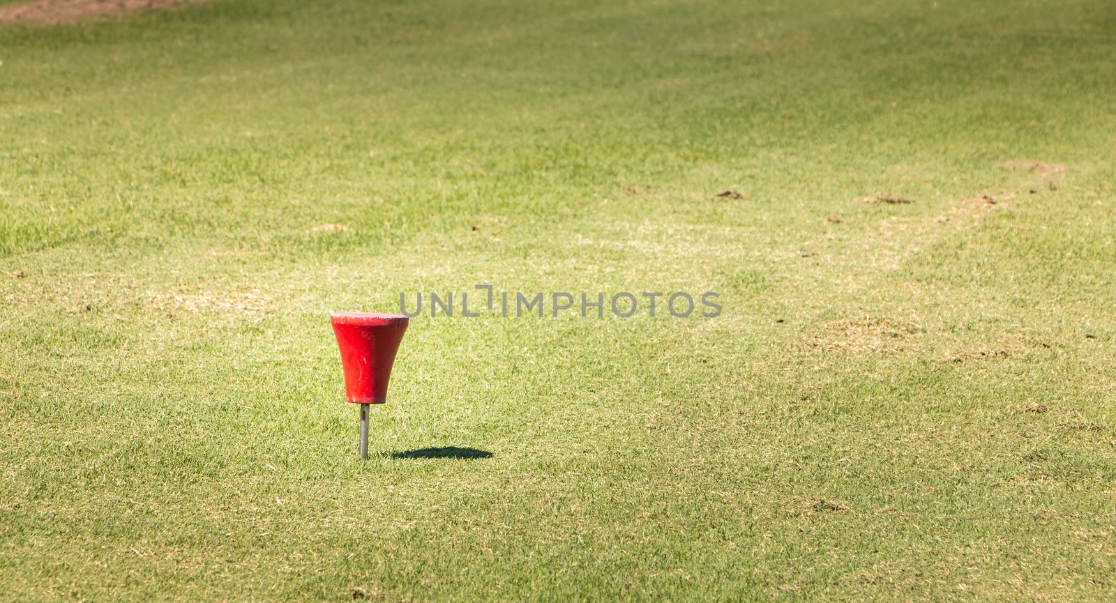 view of red marker starting on a golf course