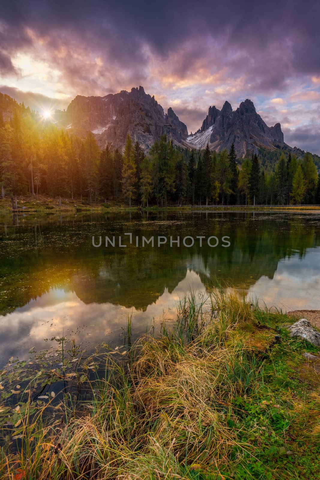 Lake Antorno (Lago di Antorno) located in Dolomites area, Belluno Province, Italy. Lake Antorno, Three Peaks of Lavaredo, Lake Antorno and Tre Cime di Lavaredo, Dolomites, Italy.