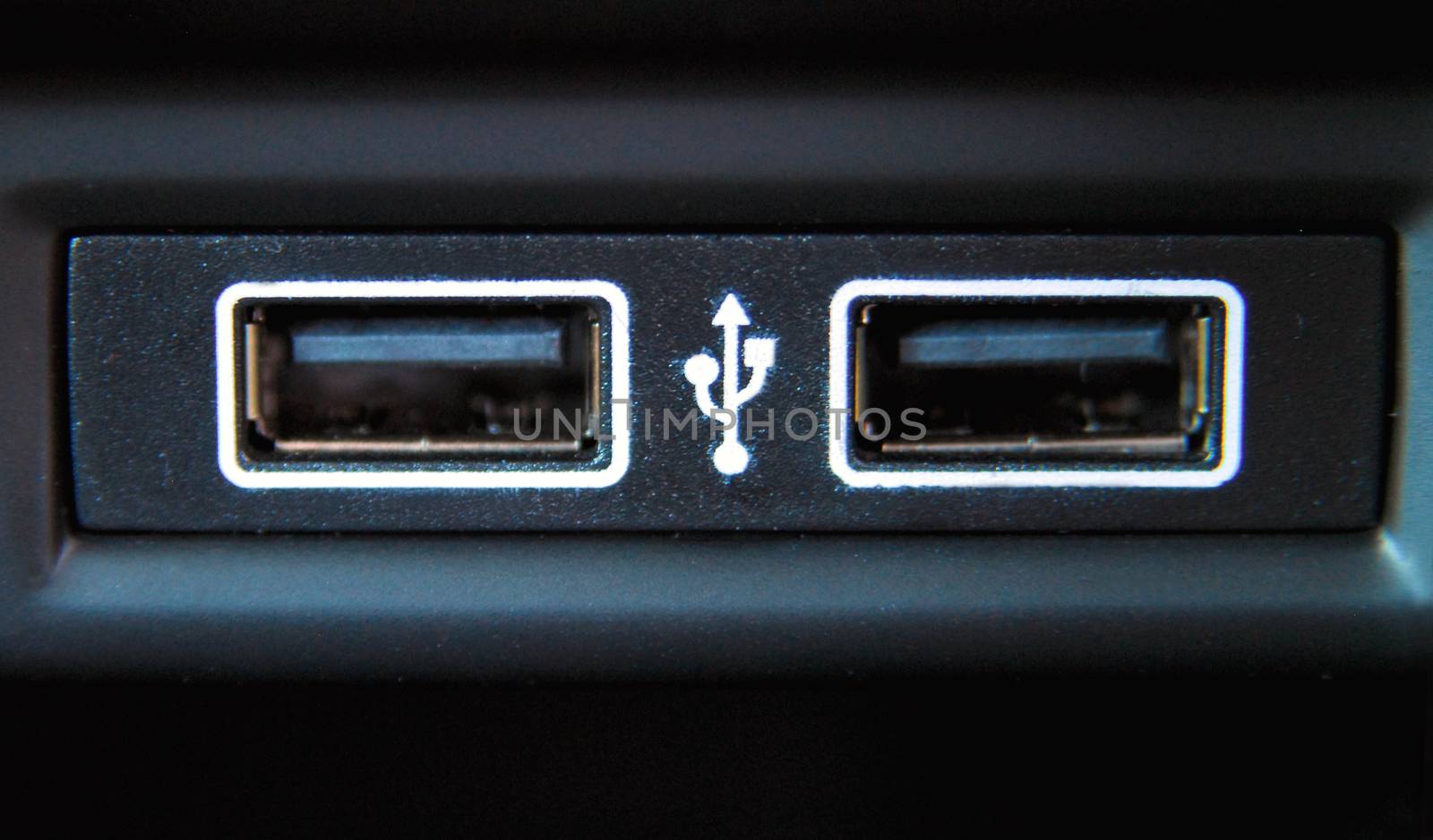 USB port in the car panel by aselsa