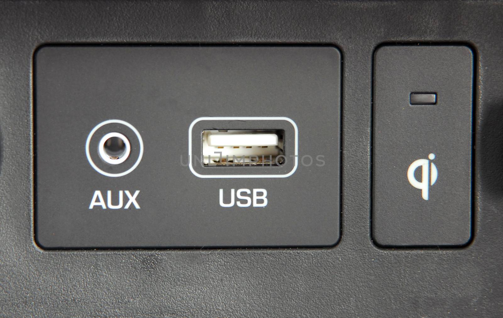 power outlet and usb port in car by aselsa