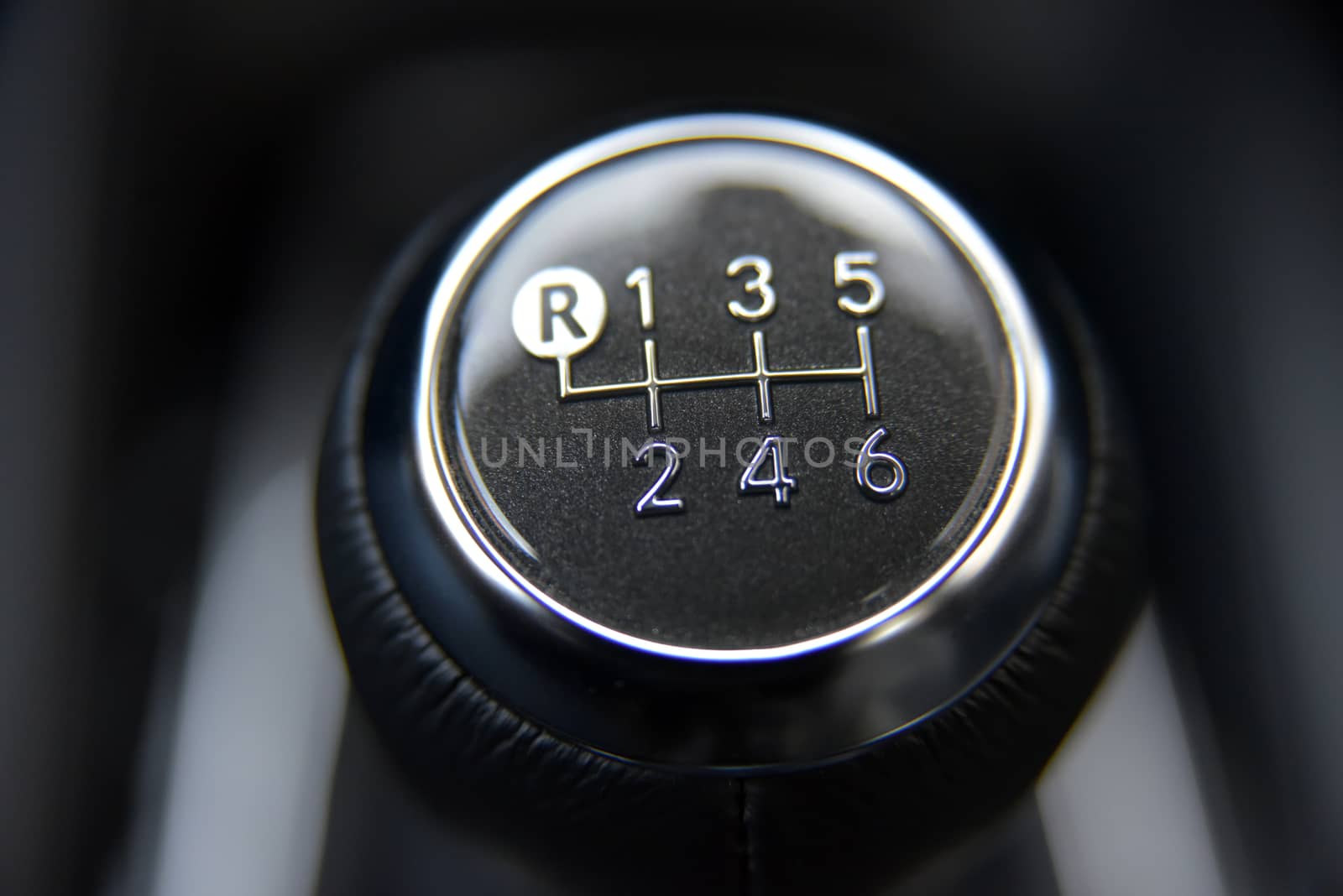 Manual gear shift in a passenger car