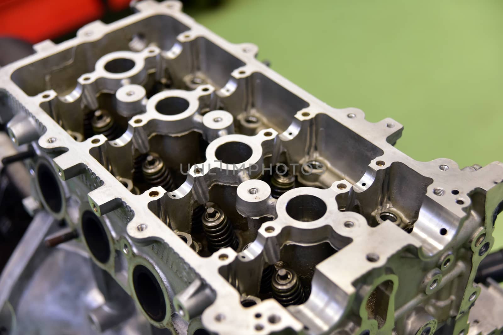cylinder head with the valves by aselsa