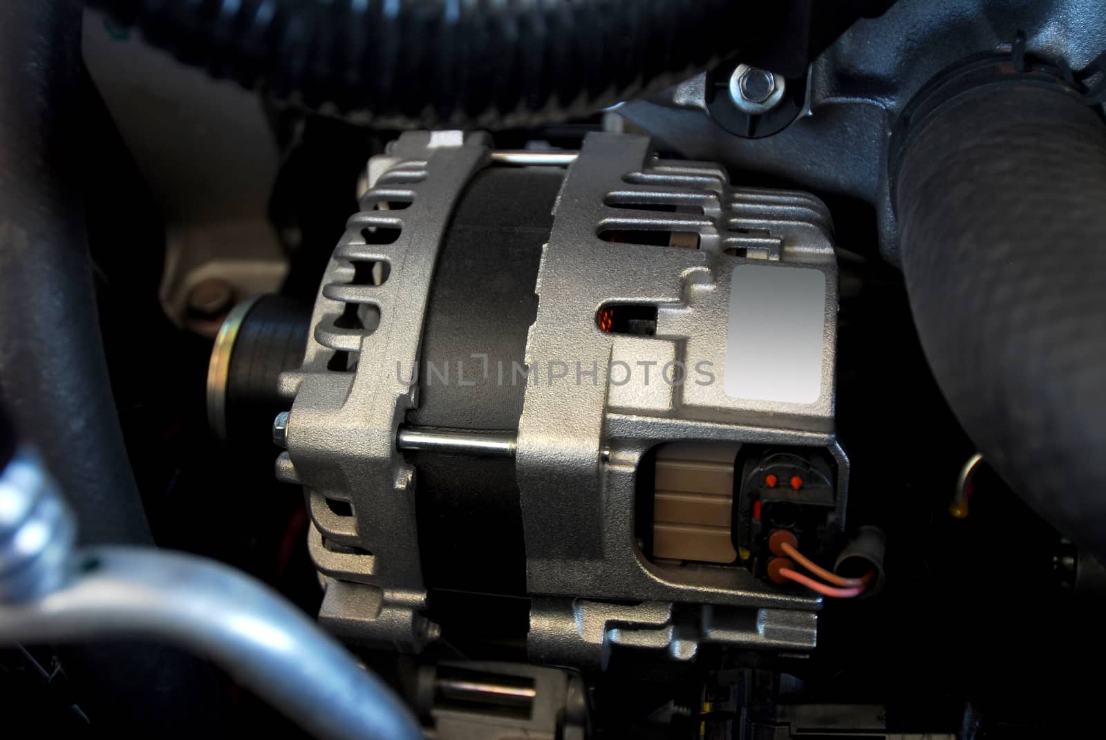 electric alternator to produce electric current in the car by aselsa