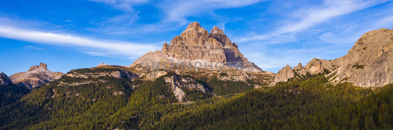 Aerial drone view of Lake Antorno (Lago di Antorno) located in Dolomites area, Belluno Province, Italy. Lake Antorno, Three Peaks of Lavaredo, Lake Antorno and Tre Cime di Lavaredo, Dolomites, Italy.
