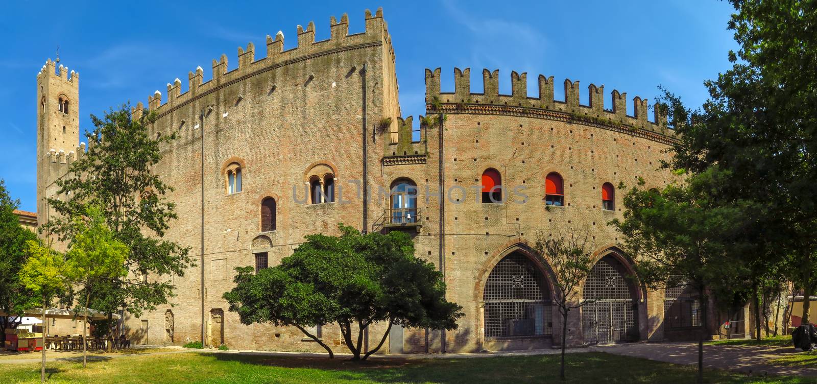 The majestic Palazzo dell'Arengo in Piazza Cavour. Built in the XIII century in Romanesque-Gothic style at the behest of the mayor of Rimini, it housed the Council of the Rimini people.