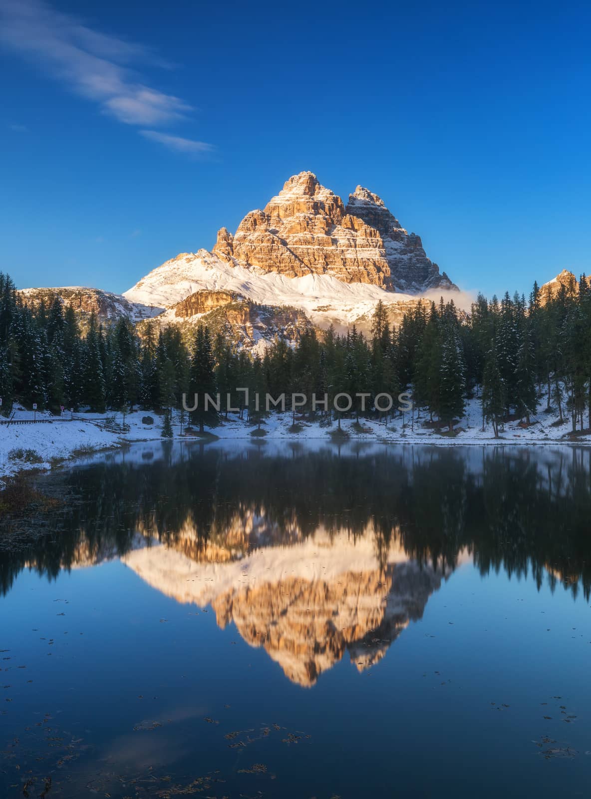 Lake Antorno, Three Peaks of Lavaredo, Lake Antorno and Tre Cime di Lavaredo, Dolomites, Italy