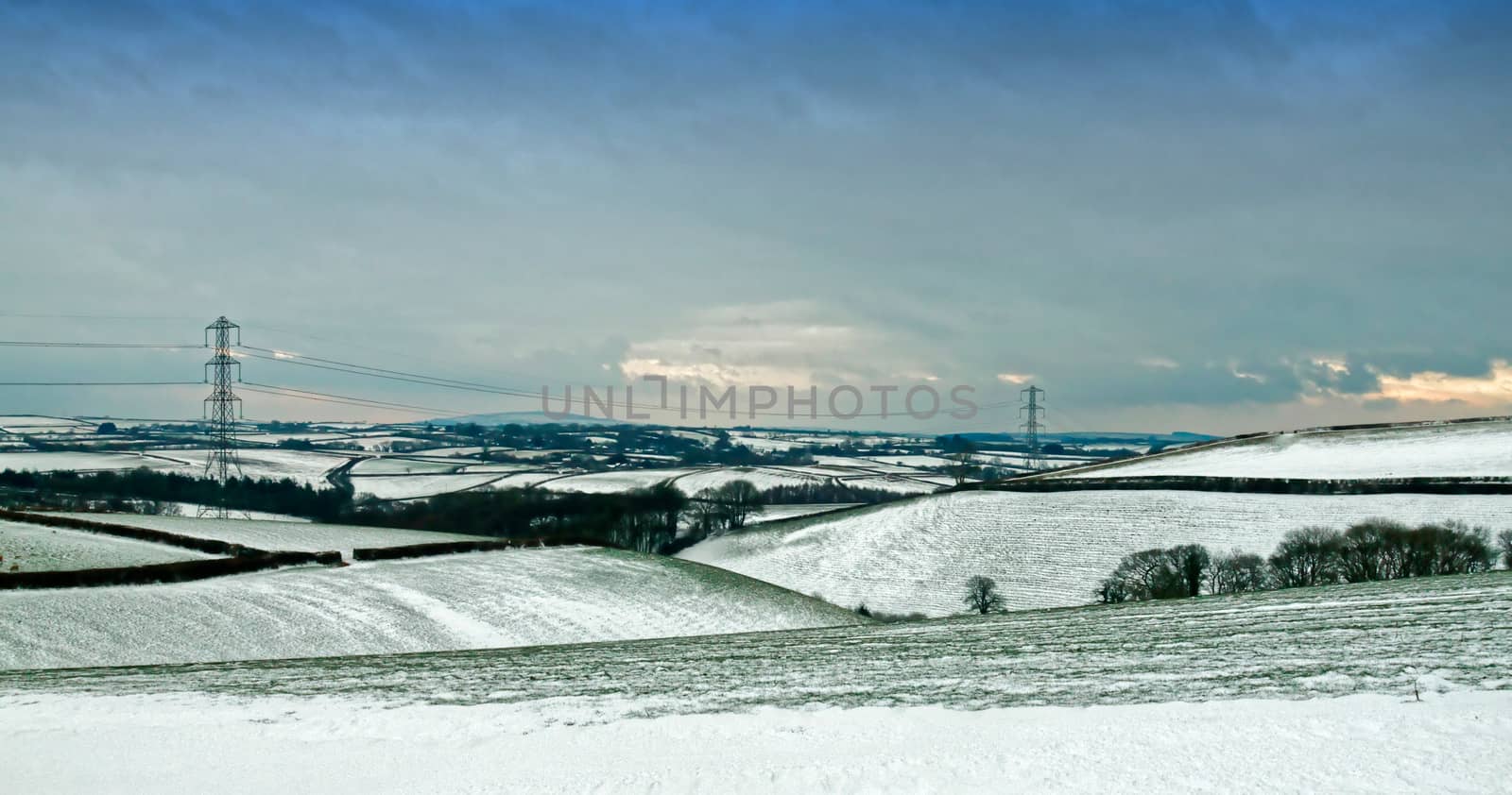 Both Panoramic and some more detailed images of beautiful country scenes.