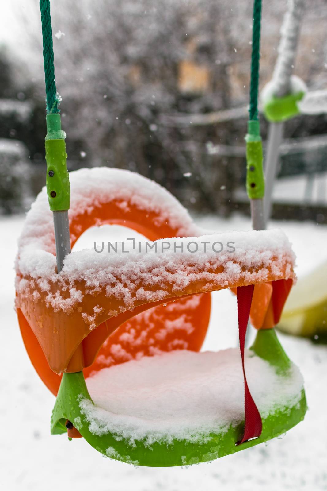 Swing in winter by germanopoli