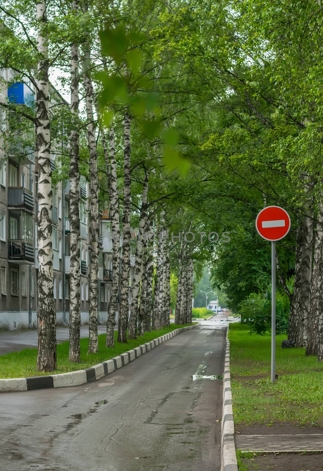 Alley, residential area. Stop, passage is prohibited