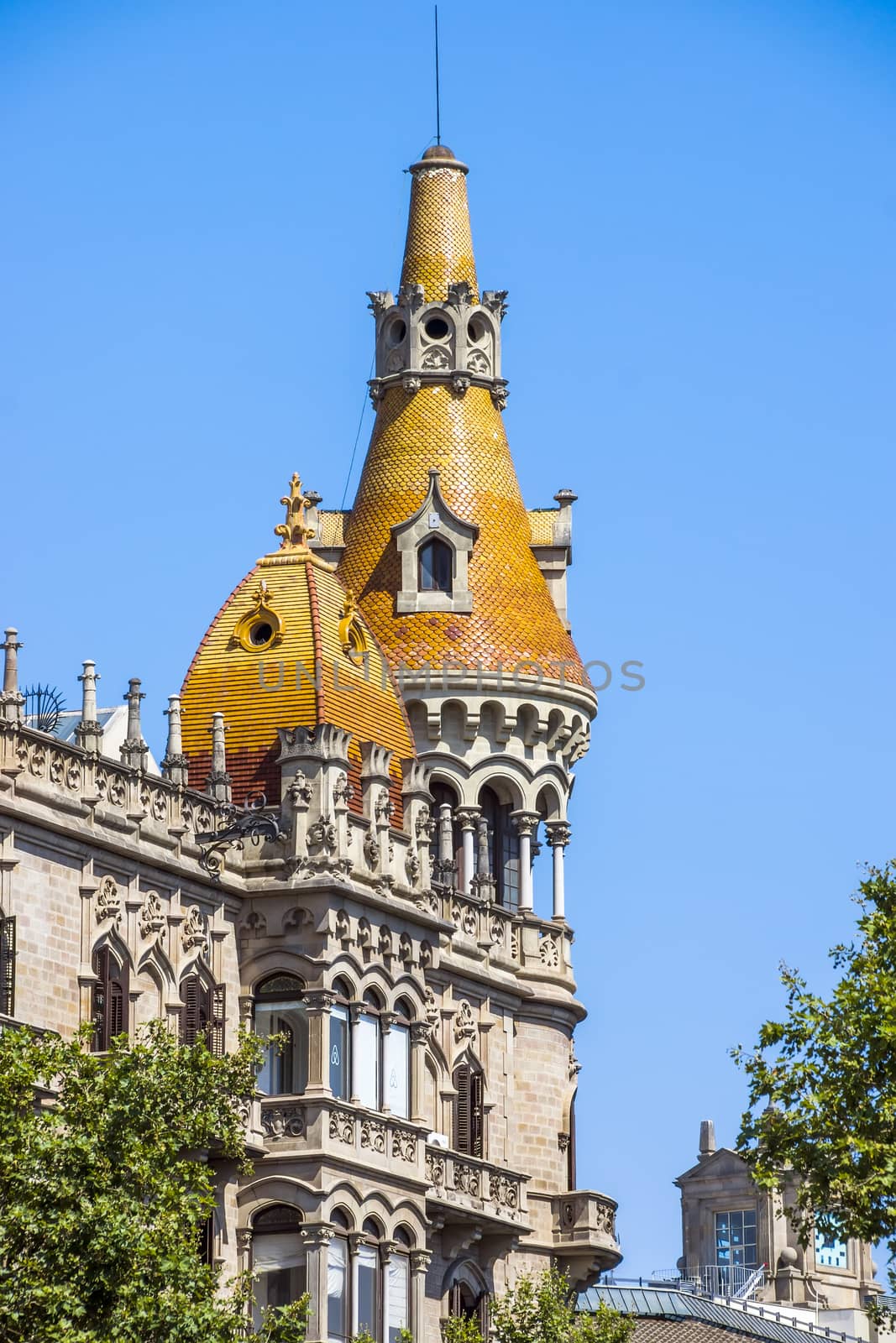 BARCELONA, SPAIN - JULY 5, 2016: Cases Antoni Rocamora. The building was built by the Bassegoda brothers in 1917 in Passeig de Gracia, Barcelona, Spain.

Barcelona, Spain - July 5, 2016: Cases Antoni Rocamora. The building was built by the Bassegoda brothers in 1917 in Passeig de Gracia, Barcelona, Spain.