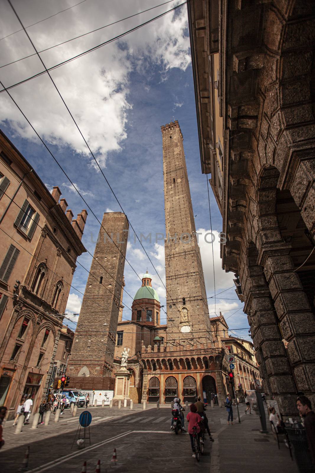 Asinelli tower in Bologna, Italy by pippocarlot