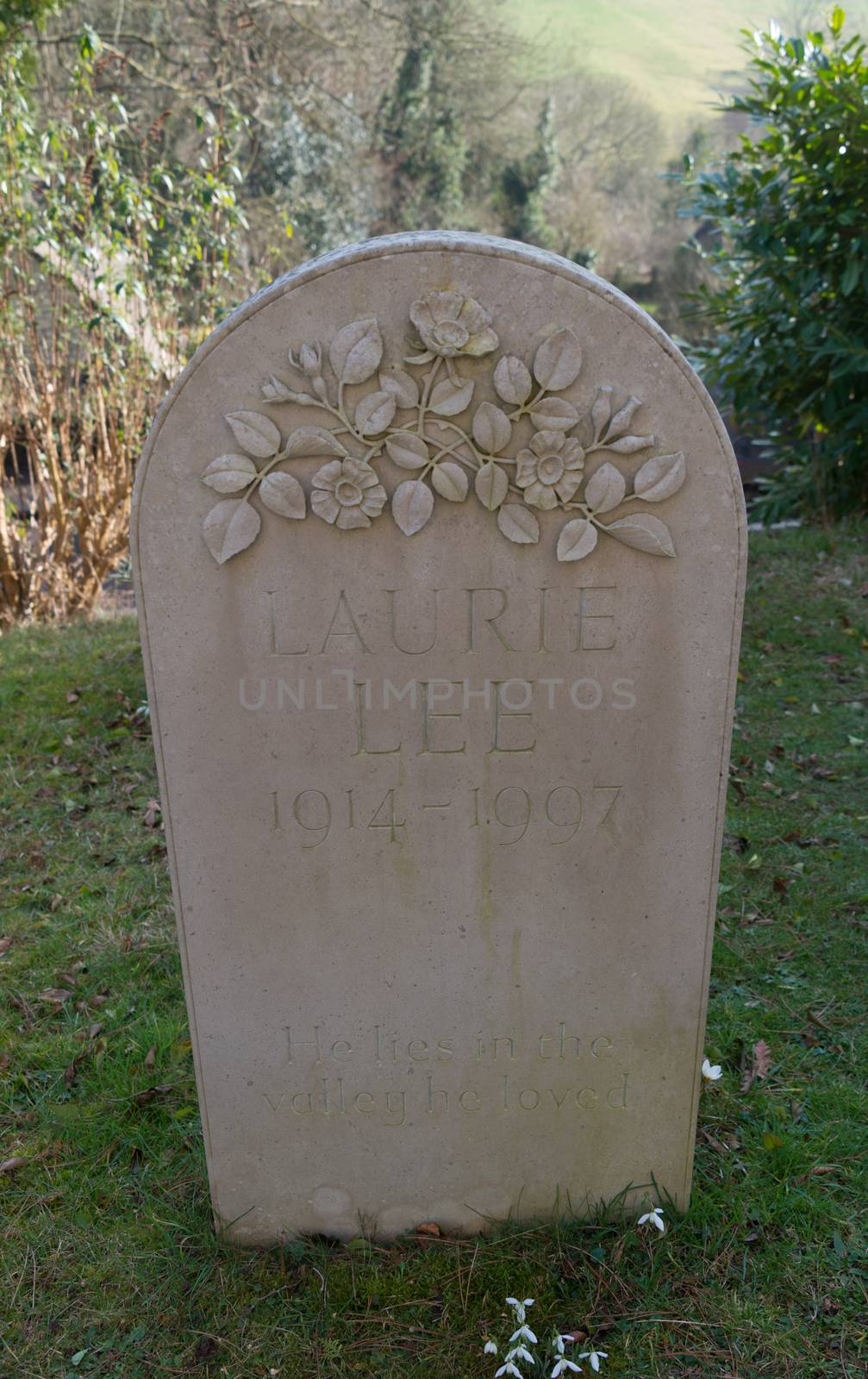 Gravestone of Laurie Lee - Author of Cider with Rosie